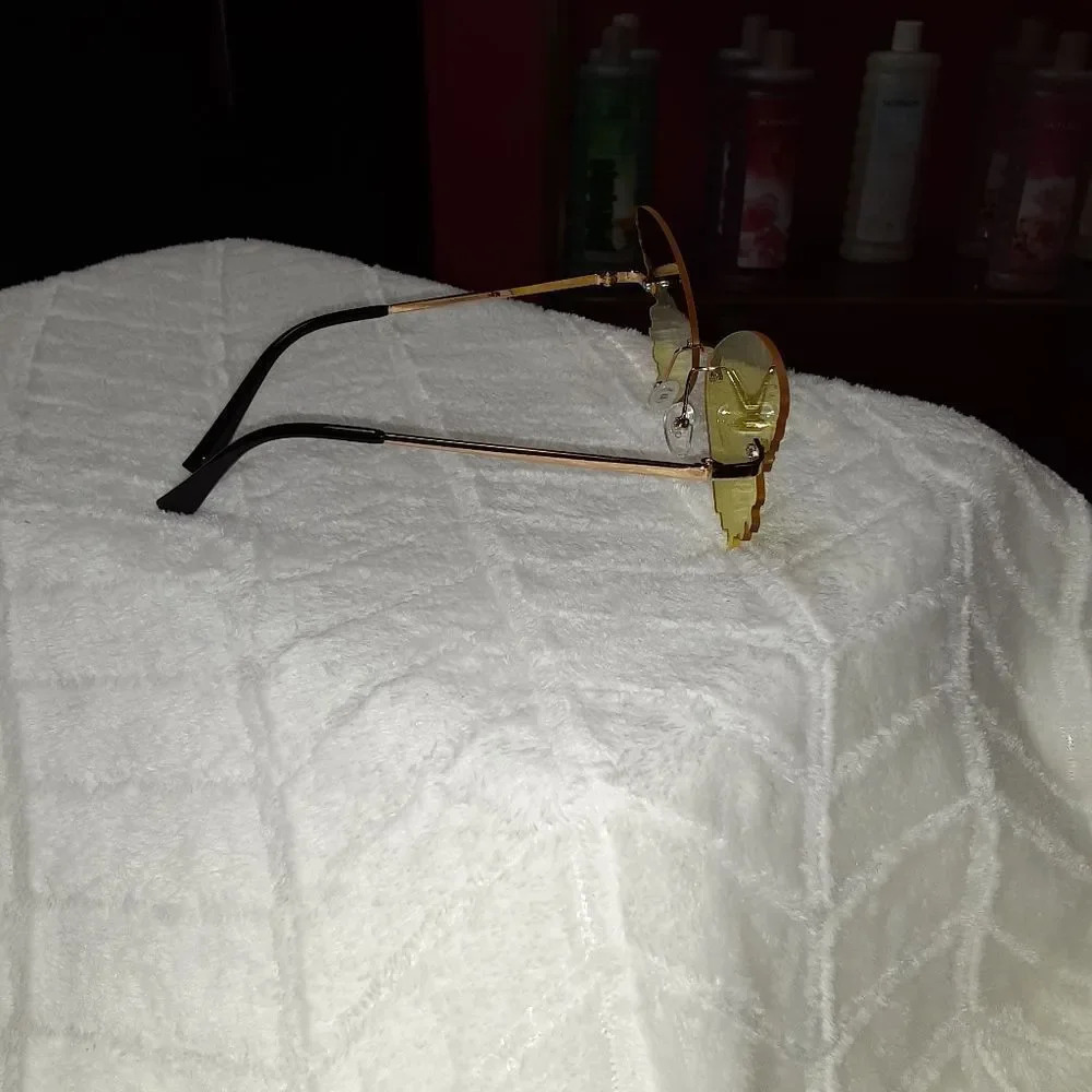 Yellow Butterfly Wing Rimless Sunglasses - Picture 3 of 4